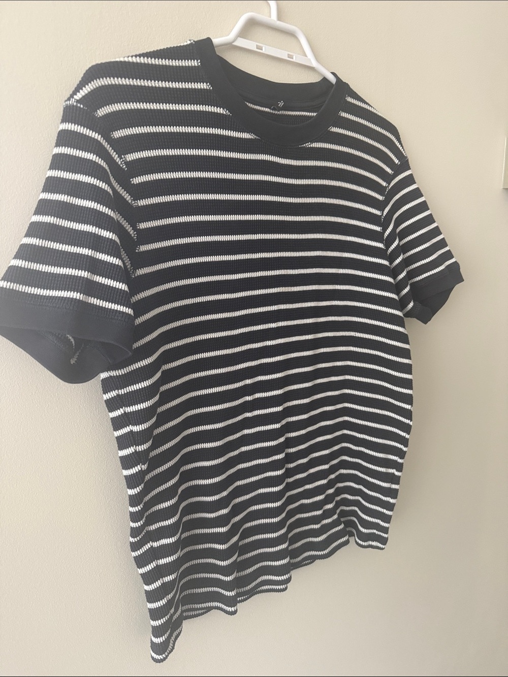 Uniqlo Black and White Striped Short Sleeve Tee